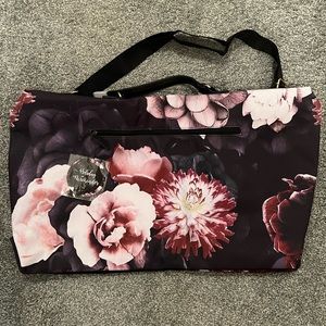 NWT Holiday Weekender Tote Bag